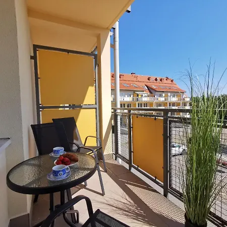 Piamola Powstancow Warszawy Apartment