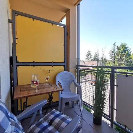 Piamola Powstancow Warszawy Apartment