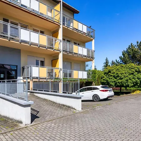 Piamola Powstancow Warszawy Apartment *